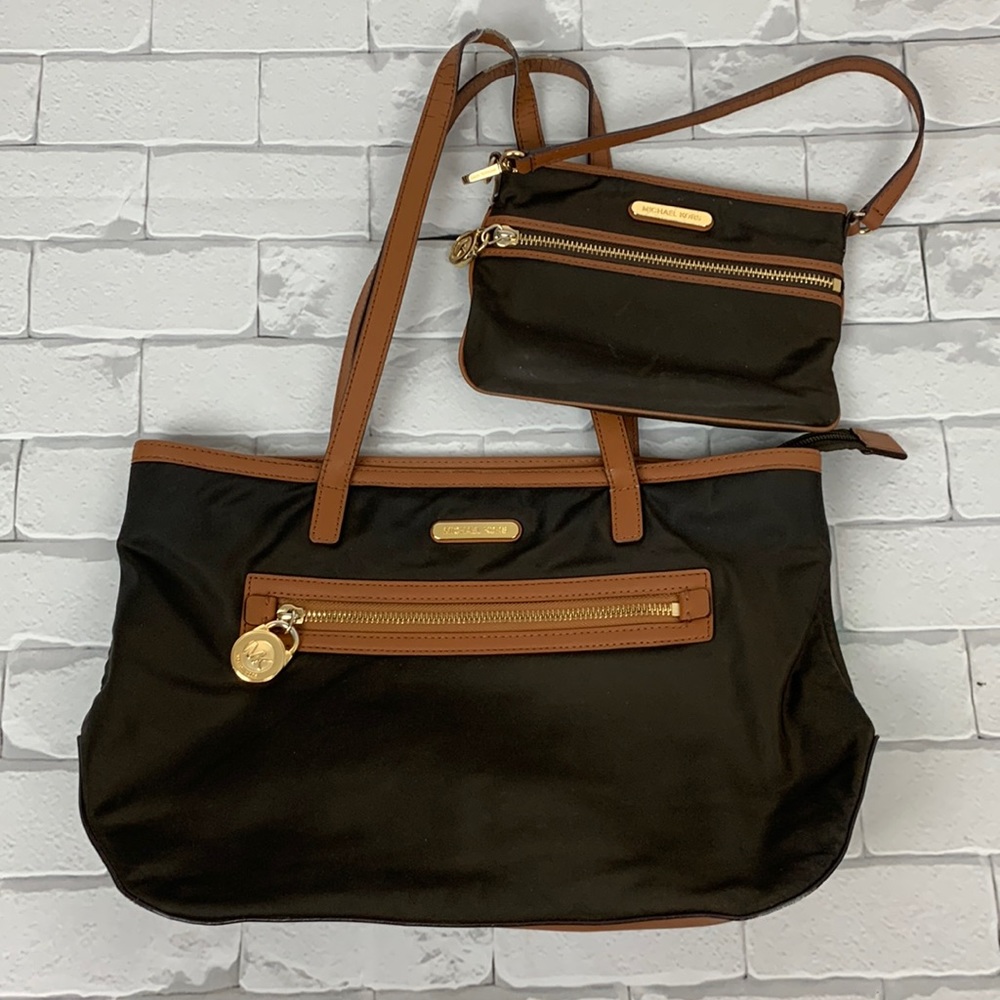 Michael Kors Nylon Leather trim Tote bag matching wristlet Brown & gold MK set
